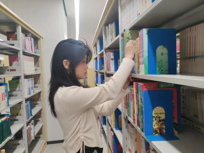 化凌为整，共沐书香 ——管院志愿者们奔赴与书籍的“约会”