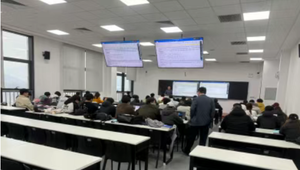 元气满满新学期｜信息与商务管理学院领导班子开展 新学期线下巡课